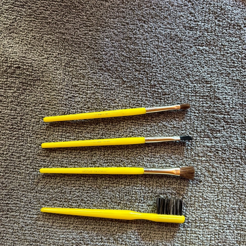 Mon Image set of 4 Makeup Brushes